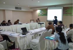 Presentasi Hasil Penelitian tentang �Kajian Etikolegal Pengaturan Fasilitas Pelayanan Kesehatan Dasar Berbasis Profesionalisme Profesi� tahun 2012 di Grand City, Sidoarjo.